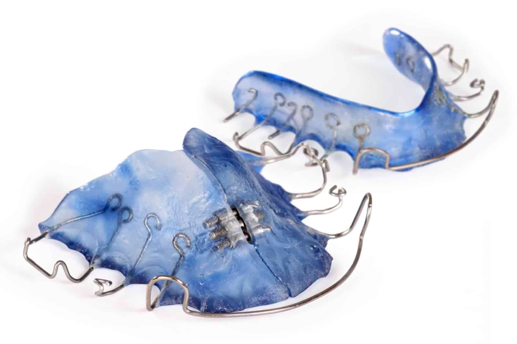 Hawley orthodontic retainer
